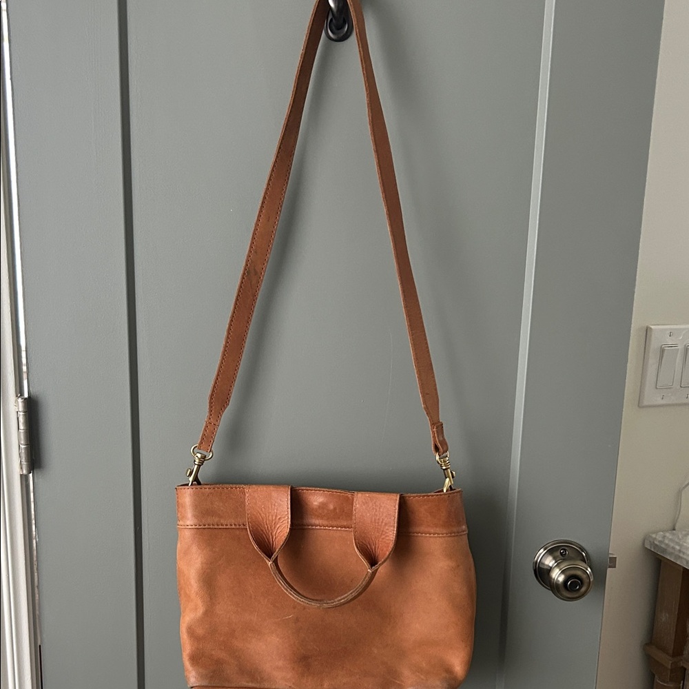 Raven + Lily Tan Leather Shoulder Bag - Picture 4 of 6